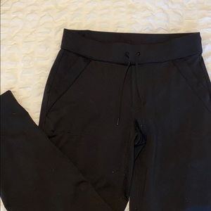 Athleta joggers with back pockets